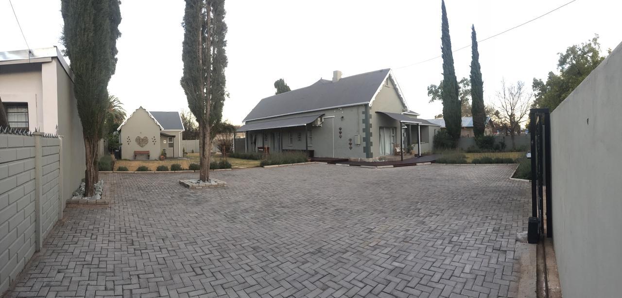Tranquil House B&B @ 1 College Ave 昆斯敦 外观 照片